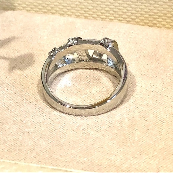 Ashlynn Avenue Aurora White Gold Weave Ring - Picture 4 of 8